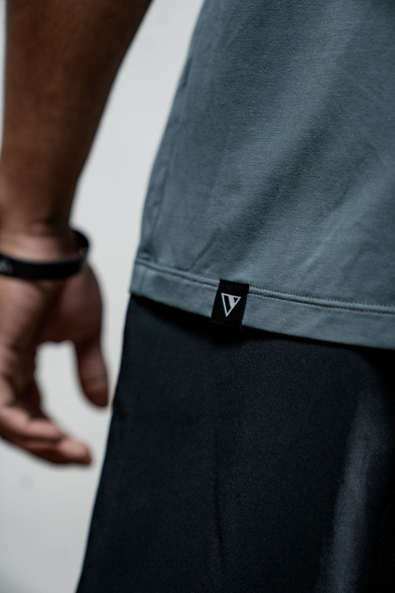 Load image into Gallery viewer, Men's Terra Recovery Polo (Ash Gray) - Arvada Triathlon Company