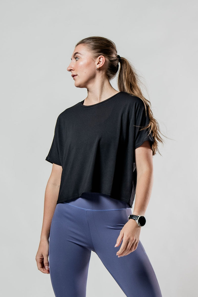 Load image into Gallery viewer, Women's Terra Recovery Drift Crop (Black) - Arvada Triathlon Company