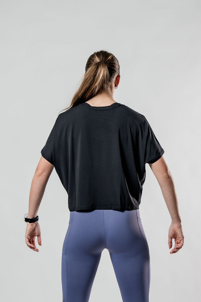 Load image into Gallery viewer, Women's Terra Recovery Drift Crop (Black) - Arvada Triathlon Company