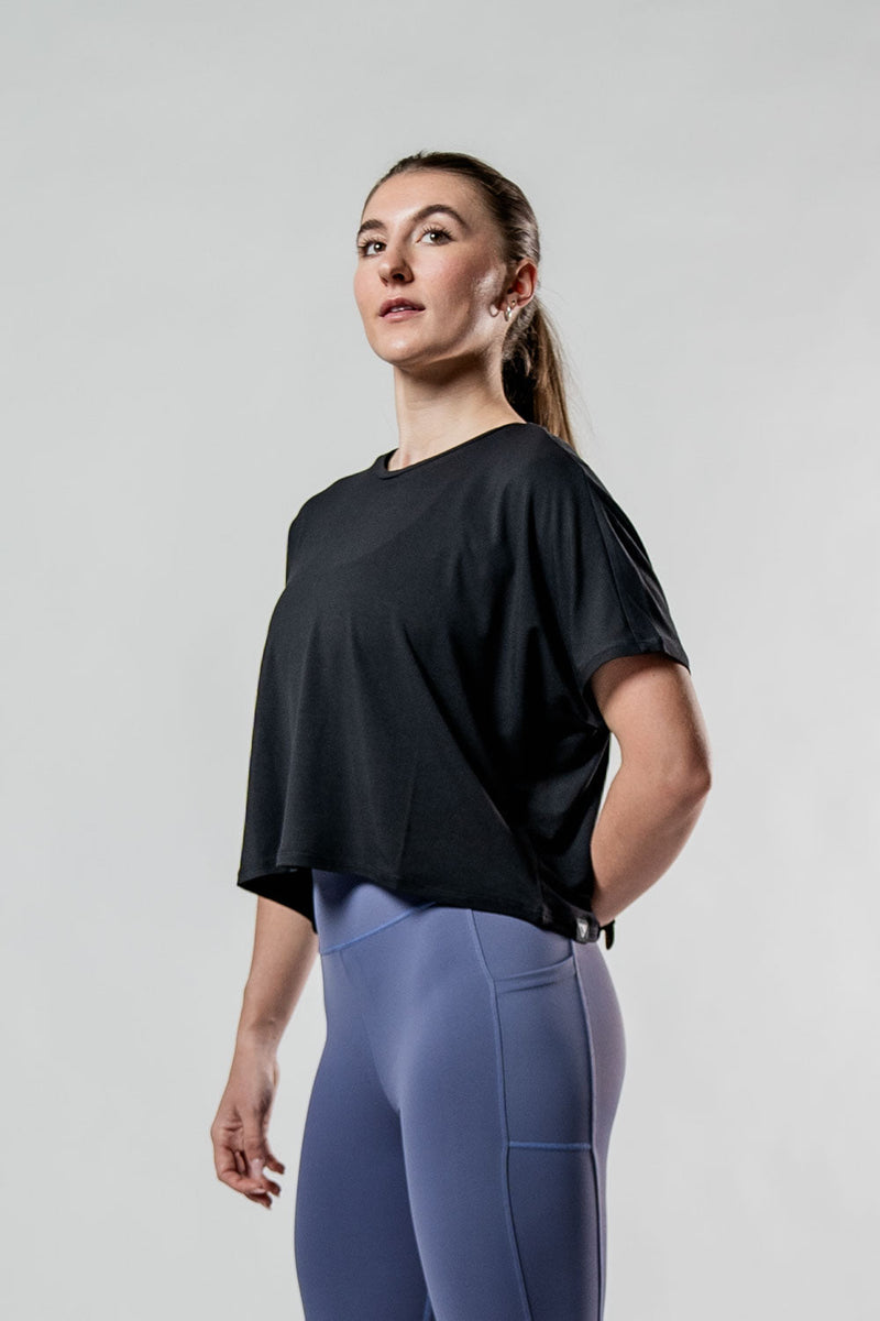 Load image into Gallery viewer, Women's Terra Recovery Drift Crop (Black) - Arvada Triathlon Company