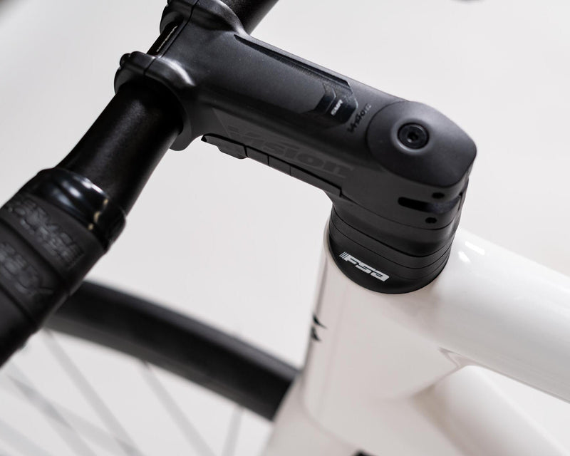 Load image into Gallery viewer, Rogue - Shimano 105 - Arvada Triathlon Company
